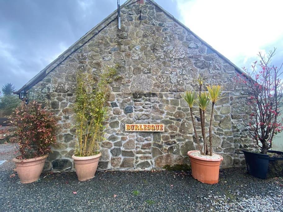 Delightful Artistic Granite Barn In Rural Hamlet Launceston Exterior foto