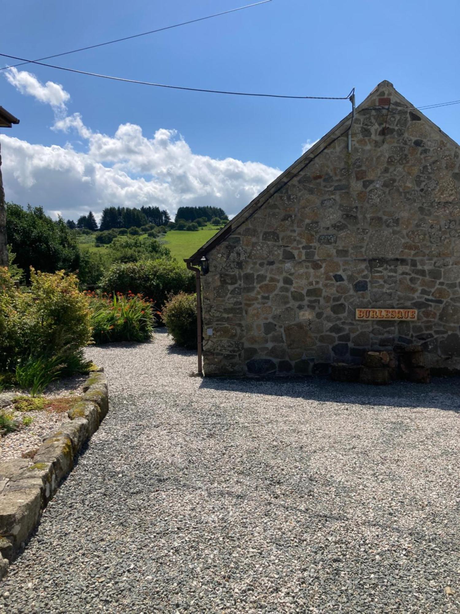Delightful Artistic Granite Barn In Rural Hamlet Launceston Exterior foto